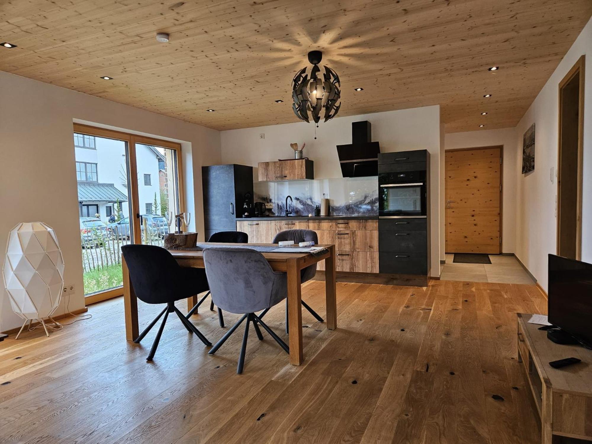 Stylische In Bestlage In Neugebautem Holzhaus Mit * Oberstaufen